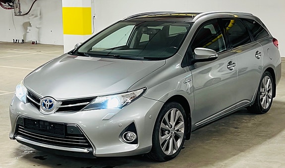 Toyota Auris 3 of 30