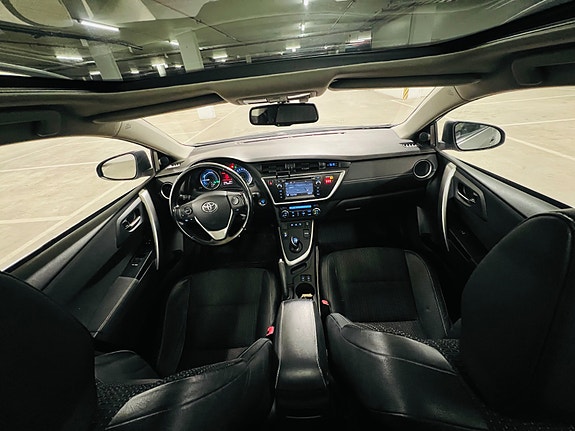 Toyota Auris 30 of 30