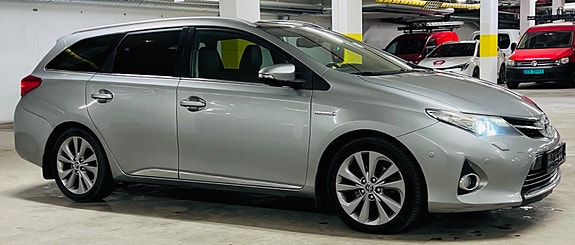Toyota Auris 10 of 30