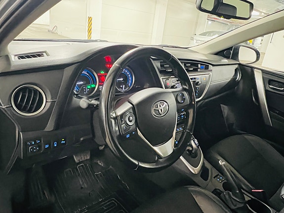 Toyota Auris 21 of 30