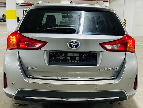 Toyota Auris 12 of 30