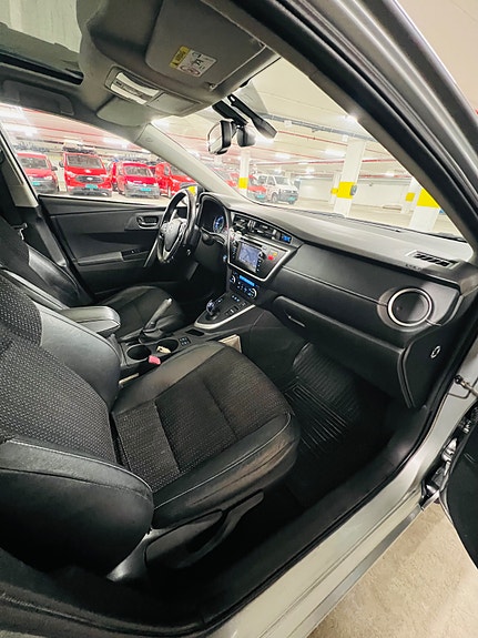 Toyota Auris 23 of 30