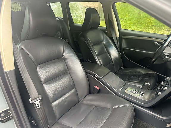 Volvo V70 8 of 11