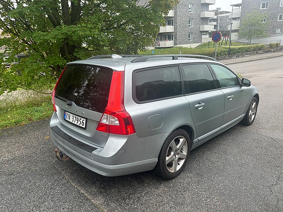 Volvo V70 4 of 11