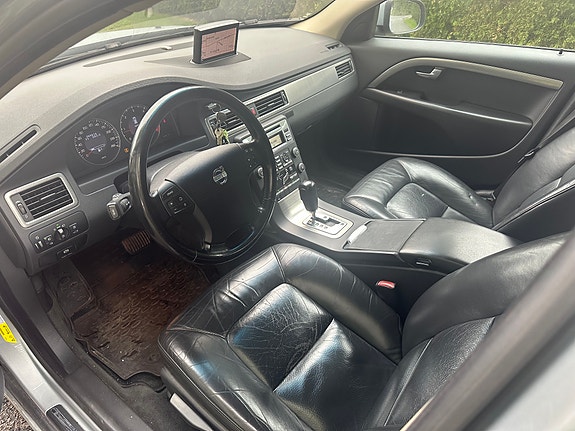 Volvo V70 5 of 11