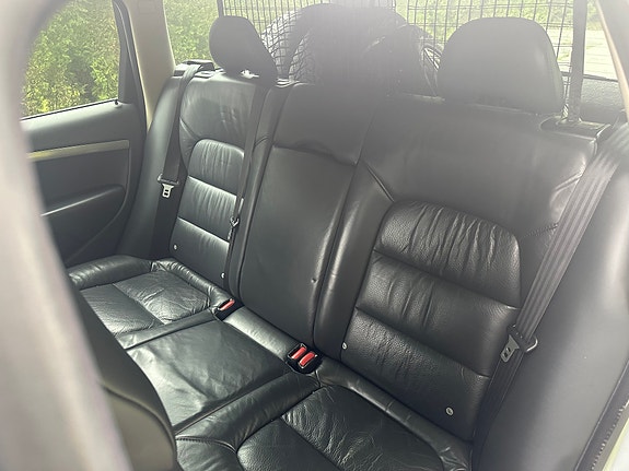 Volvo V70 7 of 11