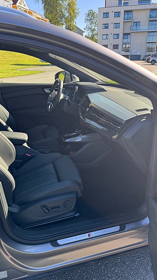 Audi Q4 e-tron 9 of 26