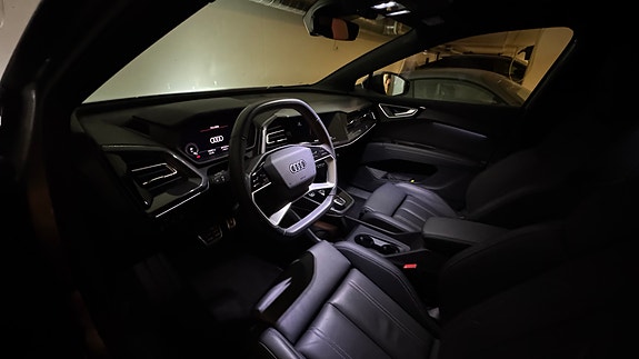 Audi Q4 e-tron 13 of 26