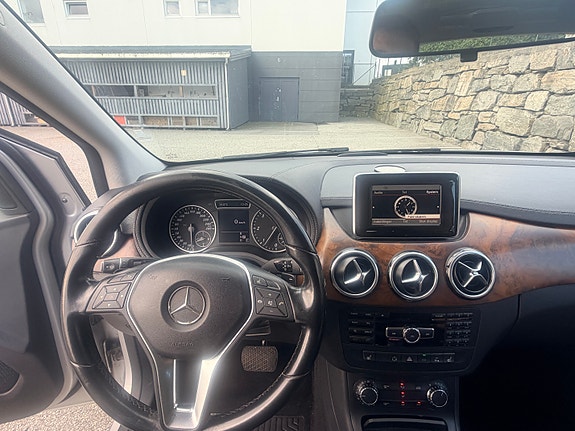 Mercedes-Benz B180 d 11 of 22