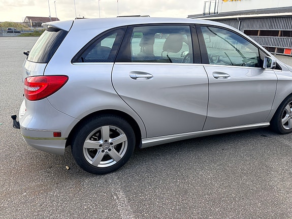 Mercedes-Benz B180 d 8 of 22