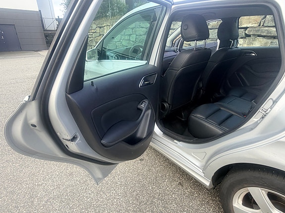 Mercedes-Benz B180 d 18 of 22
