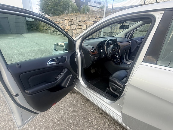 Mercedes-Benz B180 d 14 of 22