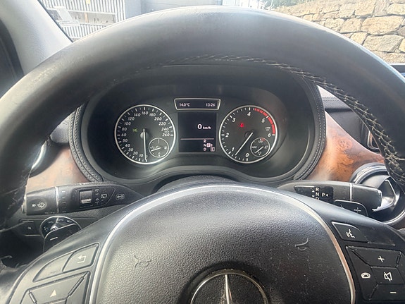 Mercedes-Benz B180 d 13 of 22