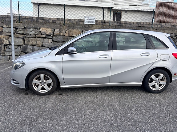 Mercedes-Benz B180 d 3 of 22