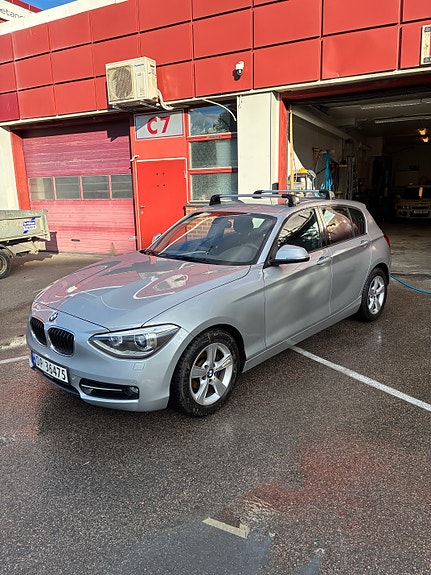 BMW 116i 2 of 14