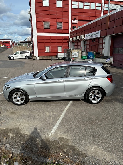 BMW 116i 7 of 14