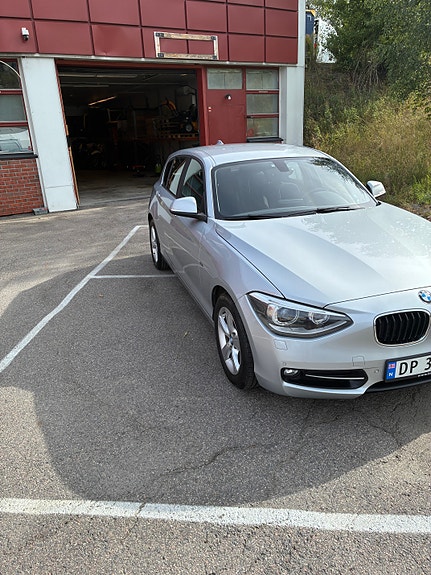 BMW 116i 5 of 14