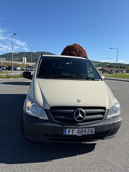 Mercedes-Benz Vito 113 2 of 24
