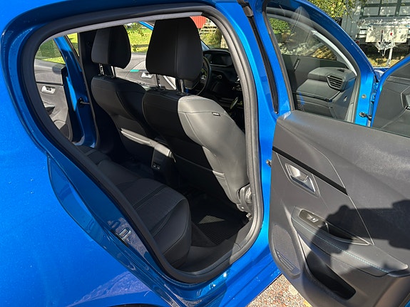 Peugeot 208 10 of 21