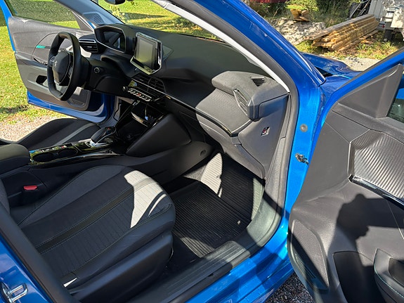 Peugeot 208 12 of 21