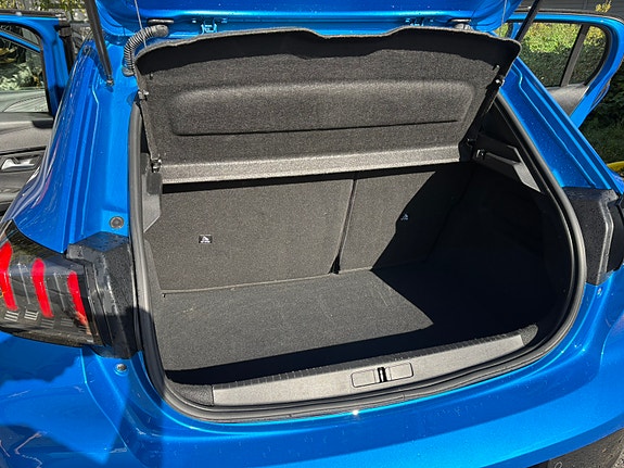 Peugeot 208 8 of 21