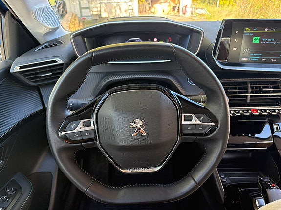 Peugeot 208 5 of 21