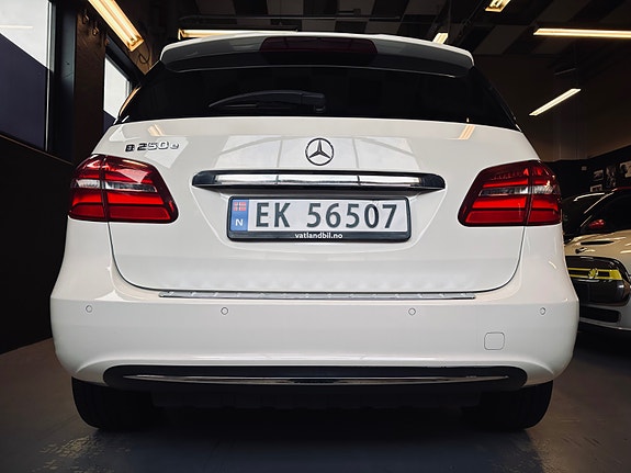 Mercedes-Benz B250 e 10 of 30