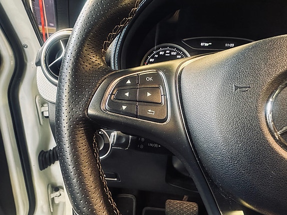 Mercedes-Benz B250 e 21 of 30