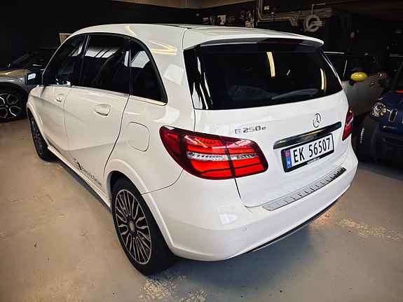 Mercedes-Benz B250 e 7 of 30