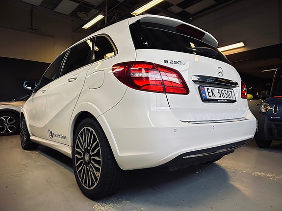 Mercedes-Benz B250 e 8 of 30