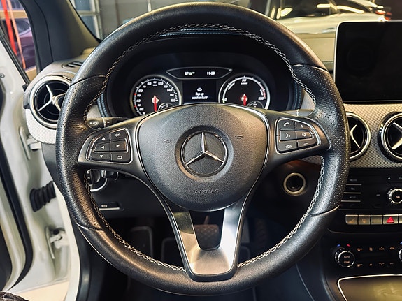 Mercedes-Benz B250 e 20 of 30