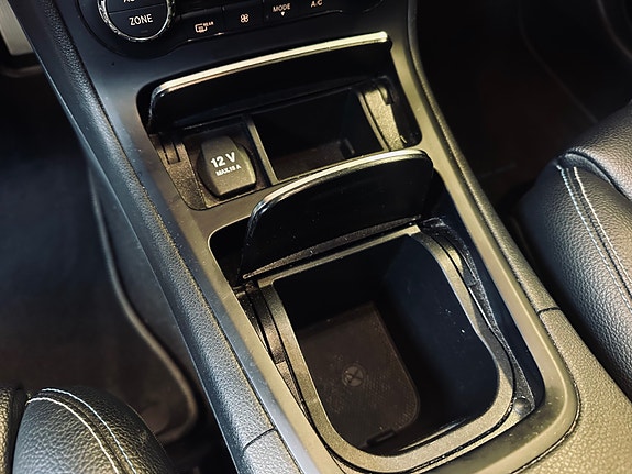 Mercedes-Benz B250 e 24 of 30