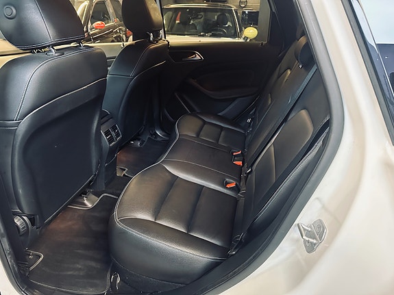 Mercedes-Benz B250 e 28 of 30