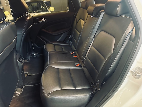 Mercedes-Benz B250 e 29 of 30