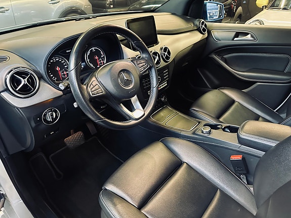 Mercedes-Benz B250 e 14 of 30