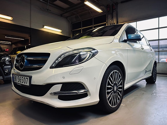Mercedes-Benz B250 e 2 of 30