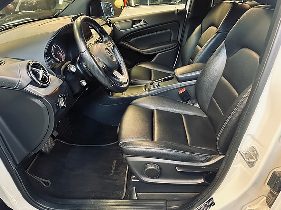 Mercedes-Benz B250 e 15 of 30