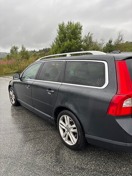 Volvo V70 4 of 24
