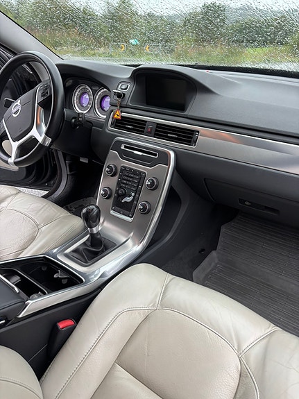 Volvo V70 17 of 24