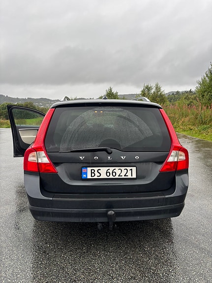 Volvo V70 6 of 24