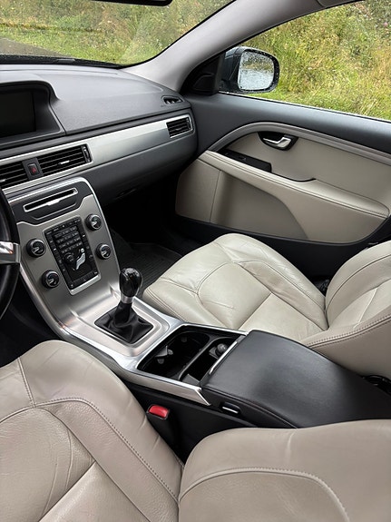 Volvo V70 15 of 24