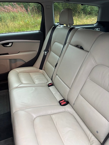 Volvo V70 19 of 24