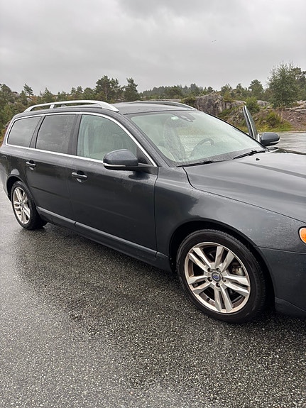 Volvo V70 5 of 24