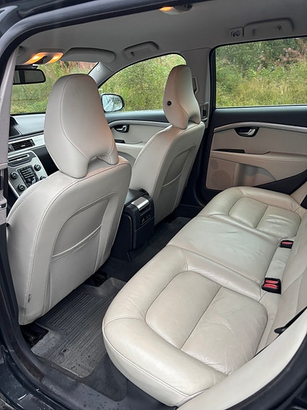 Volvo V70 18 of 24