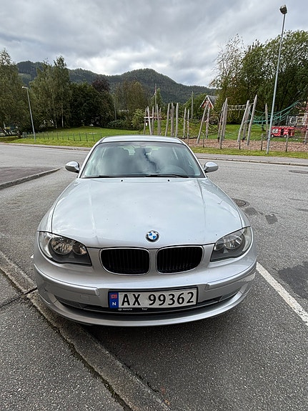 BMW 116i 2 of 7
