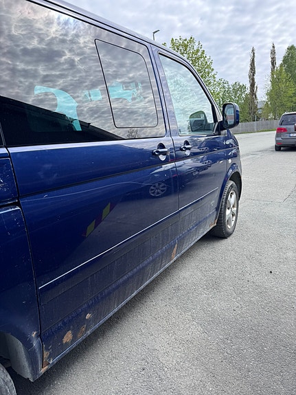 Volkswagen Multivan 6 of 6