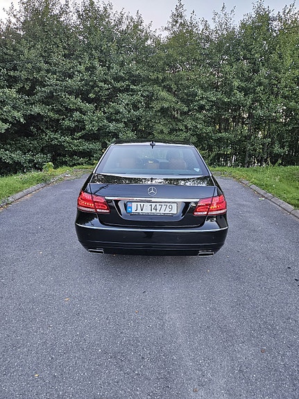 Mercedes-Benz E220 d 6 of 25