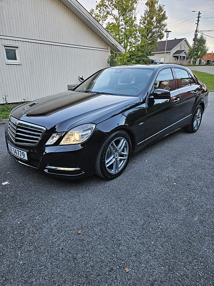 Mercedes-Benz E220 d 4 of 25