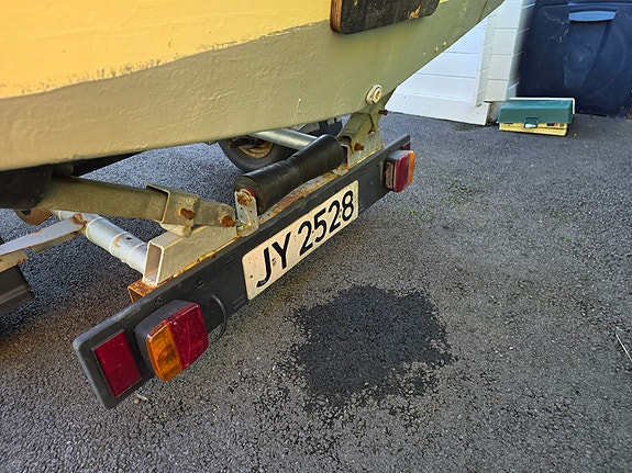 Ca. 14 fots fiskebåt med Mercury 20 hk totakter og registrert henger 3 of 12
