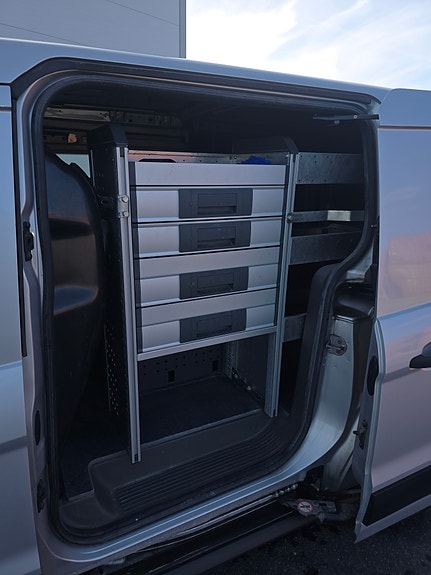 Ford Transit Connect 7 of 11
